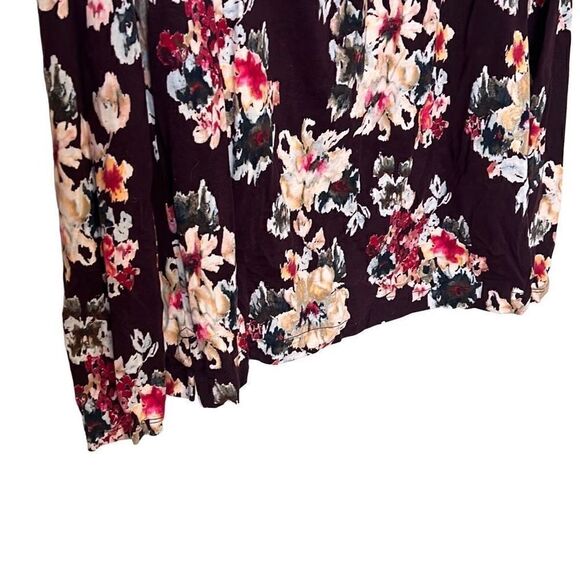 Lands' End Floral Top - Picture 4 of 9